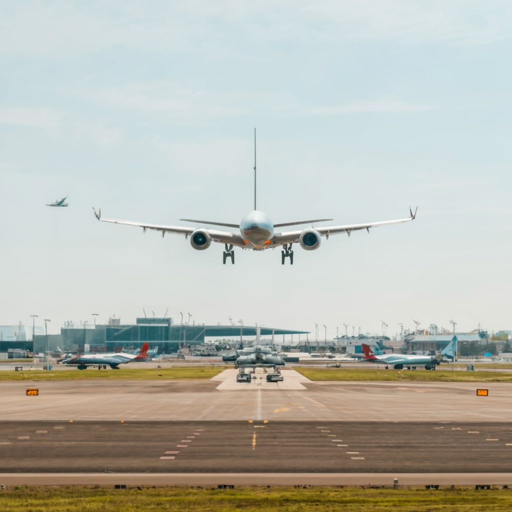 airport minibus taxi near me